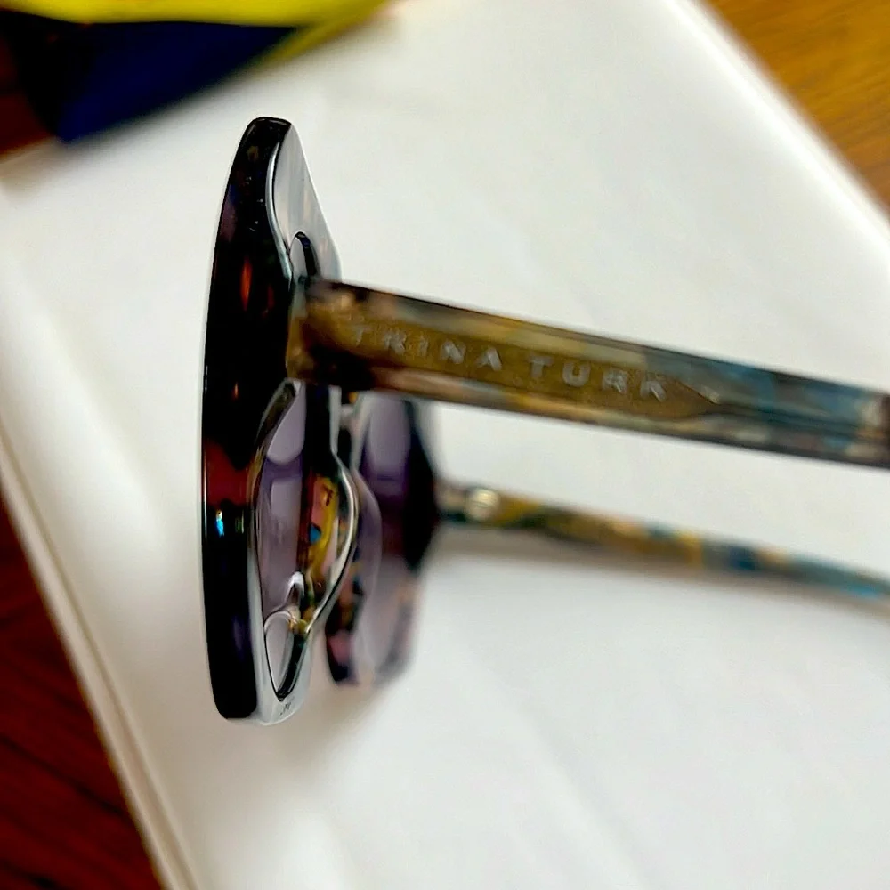NWOT 🍁🌞TRINATURK Regatta WatercolorsSunglasses+Case. Perfect.BrownCarmel Blue